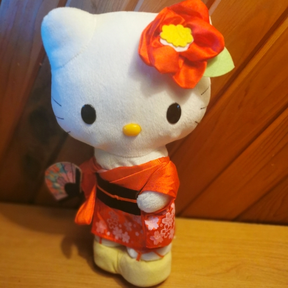 Hello Kitty Plush - Picture 2 of 4